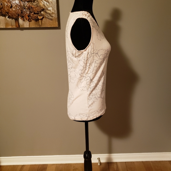 EUC - Sleeveless top Size XS - Picture 4 of 9
